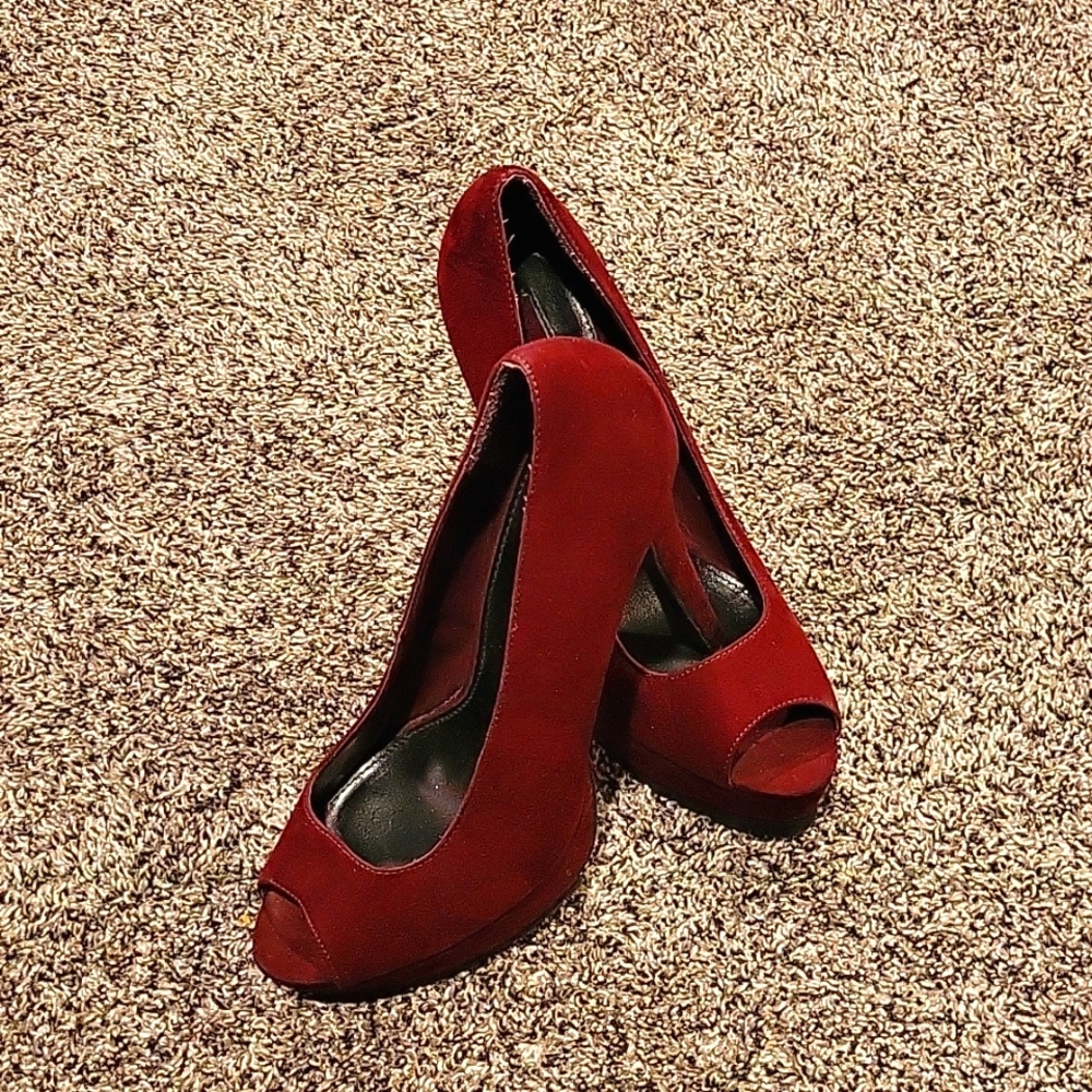 🦩 3 for $25 Forever 21 maroon suede 👠 👠